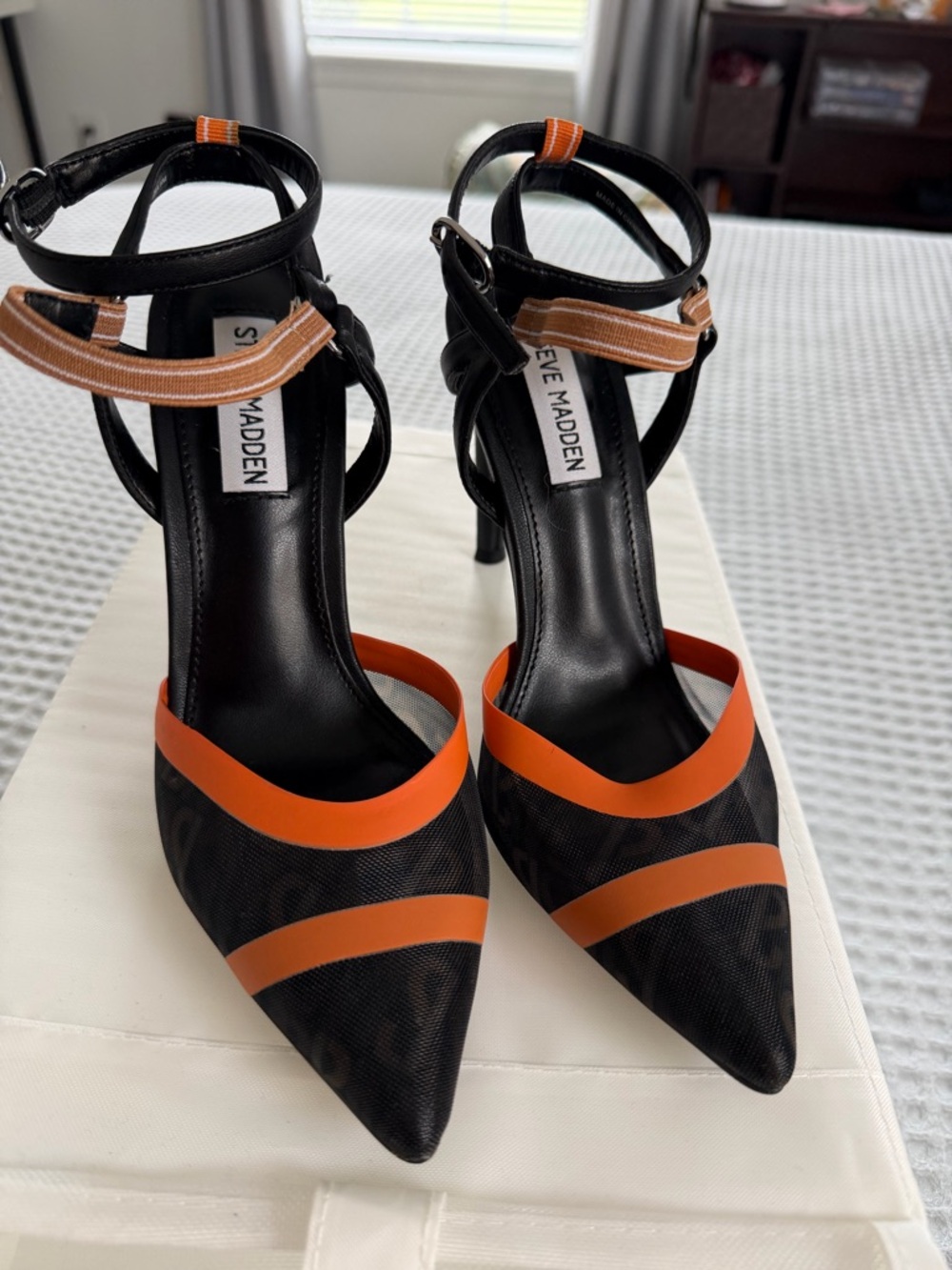 Steve Madden Black and Orange Strappy Pointed-Toe Ankle-Heel Pumps NEW!